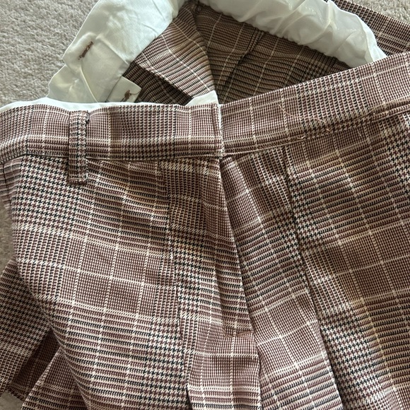 H&M Plaid Pleated Skirt in Brown - Picture 3 of 6